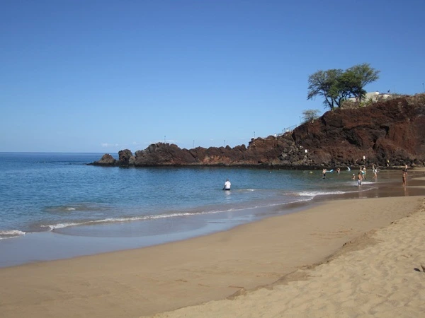 Calm waters around the famous Black Rock