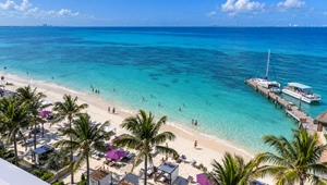 Live view from the all inclusive resort overtlooking the water.