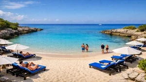 Live view of the private beach at the Hotel Presidente Cozumel.