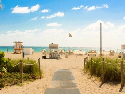 Watch live from the beautiful beaches of Miami